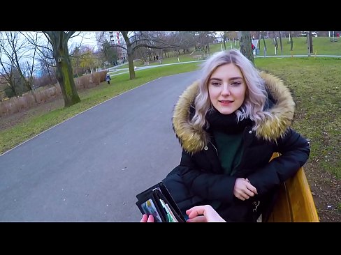 ❤️ Ale i ka ʻume wela a kahi malihini no ke kālā - blowjob ma ka paka na Eva Elfie ❤️❌ Nani porn ia makou ❌❤